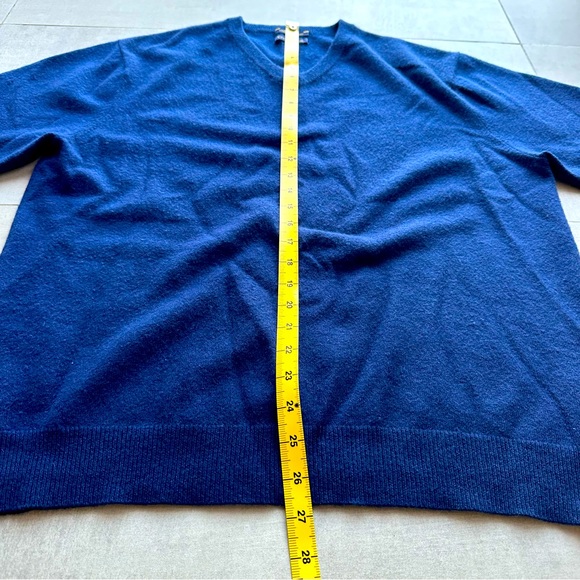 Club Room Estate 100% Cashmere Sweater (Imperfect) - Picture 8 of 9